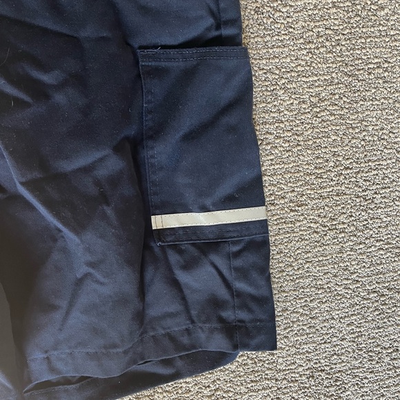FedEx Courier Shorts - Picture 3 of 5
